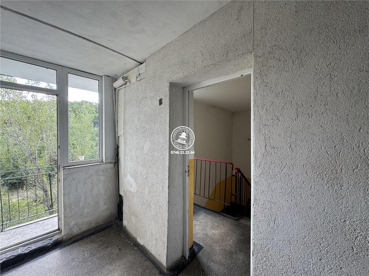 Comision 0% -Cameră de cămin de vânzare – Frumoasa | Etaj 4/4 | 16 mp