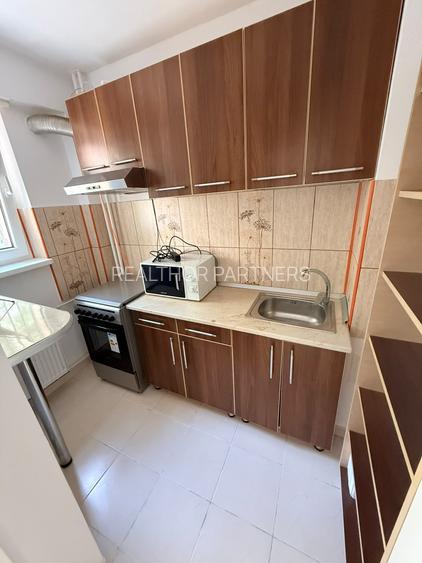 Vanzare Garsoniera Bd. Basarabia / bloc reabilitat / 33mp - 2