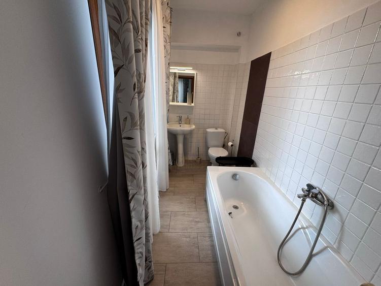 Studio cu dressing de inchiriat *Piata Romana - Dacia*