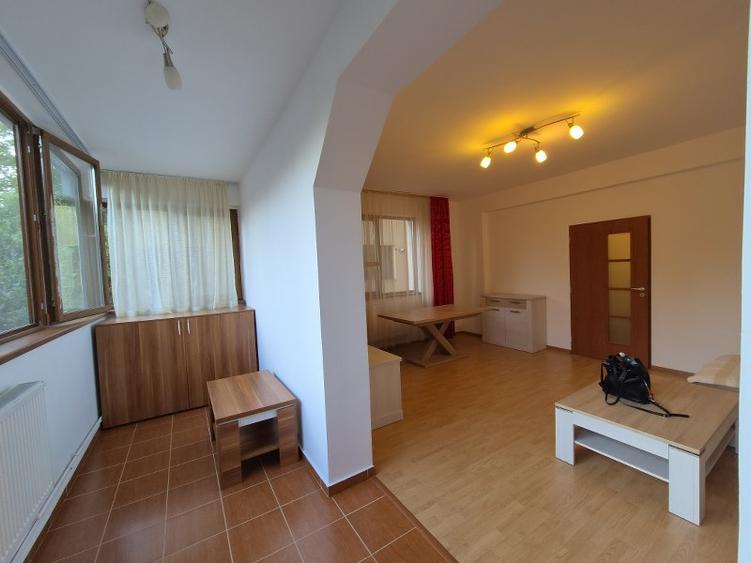 Apartament 2 Camere-Metrou Ialomitei - priveliste zona verde