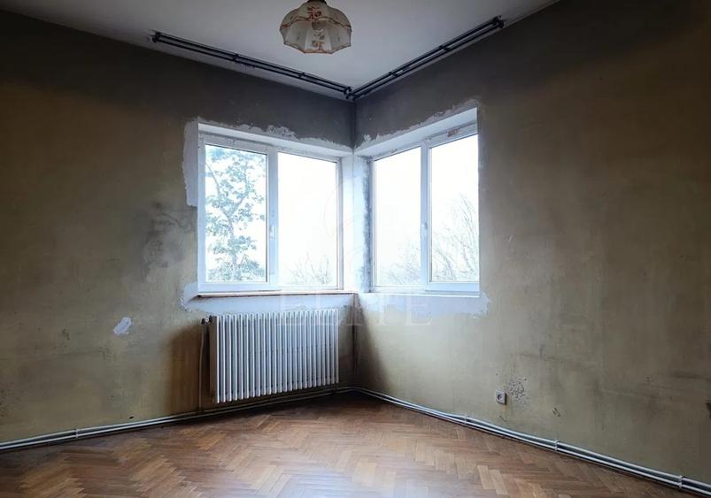 Apartament 4 camere în zona CLINICILOR