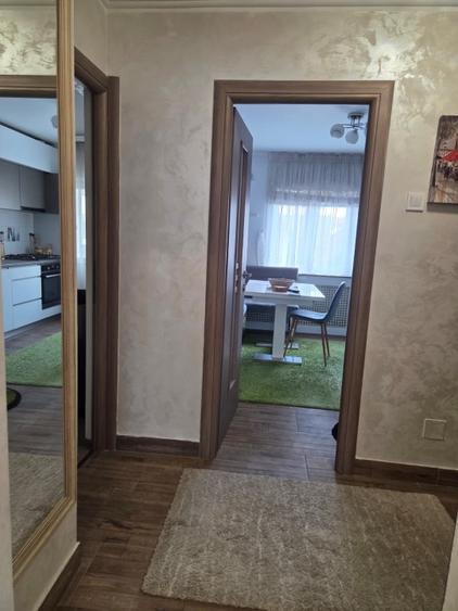 Apartament 3 camere, 2 balcoane, 2 bai, zona 1 Mai, Ramnicu Valcea