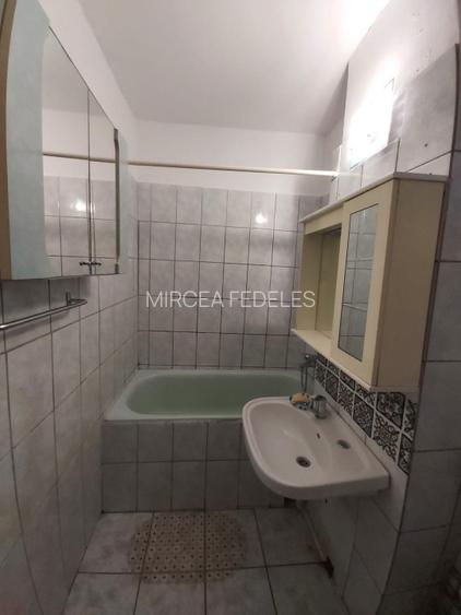 ÎÎnchiriez garsoniera - Zona Păcii - 3