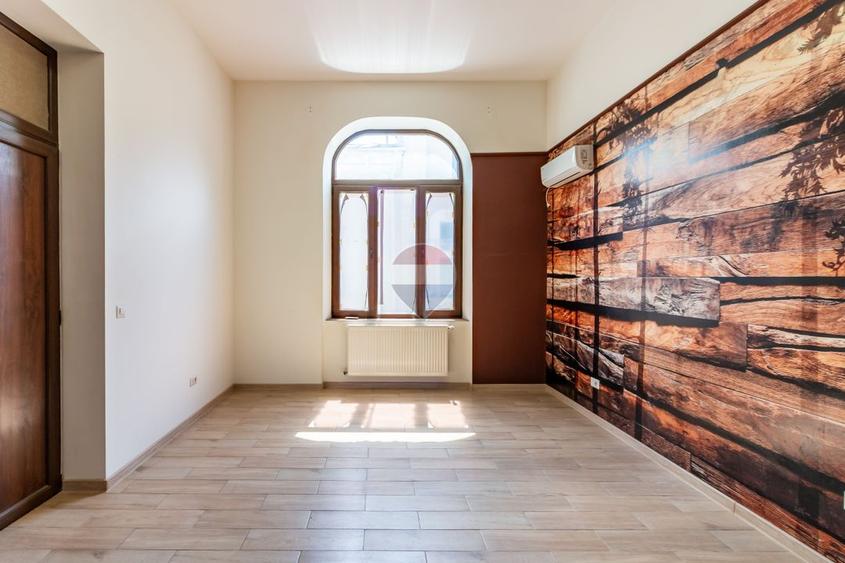 Casă D+P+E+M | 816 mp utili, 5 locuri parcare, Regina Maria