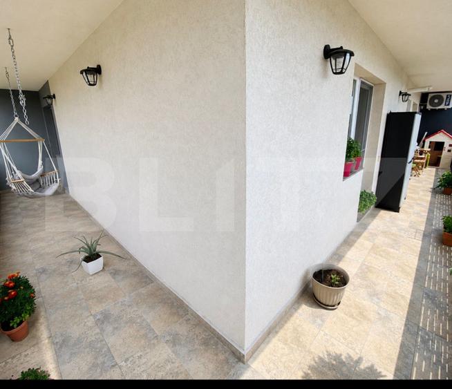 Apartament 3 camere, 68 mp, terasa 23 mp, etaj intermediar, lift, Baciu