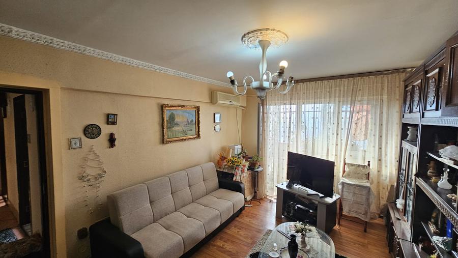 Blv BUCURESTI - decomandat |57 mp utili | Vedere bulevard