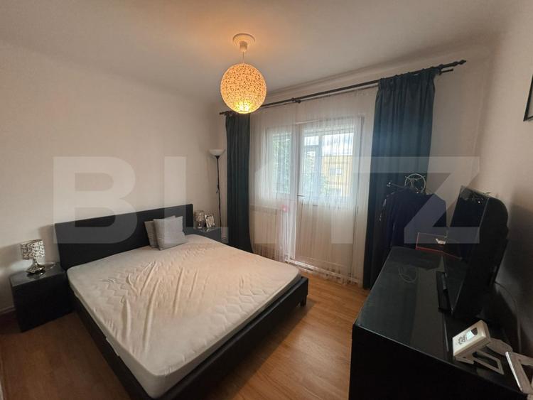 Apartament de 4 camere, 80 mp, decomandat, zona Sara Cartier 1 Mai