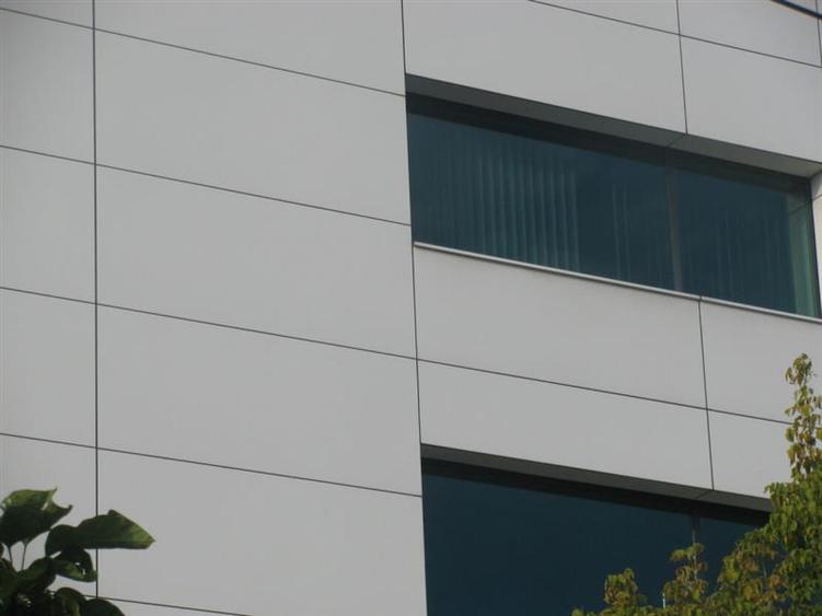 Cladire de inchiriat pretabila clinica sau spital , de la 977 mp