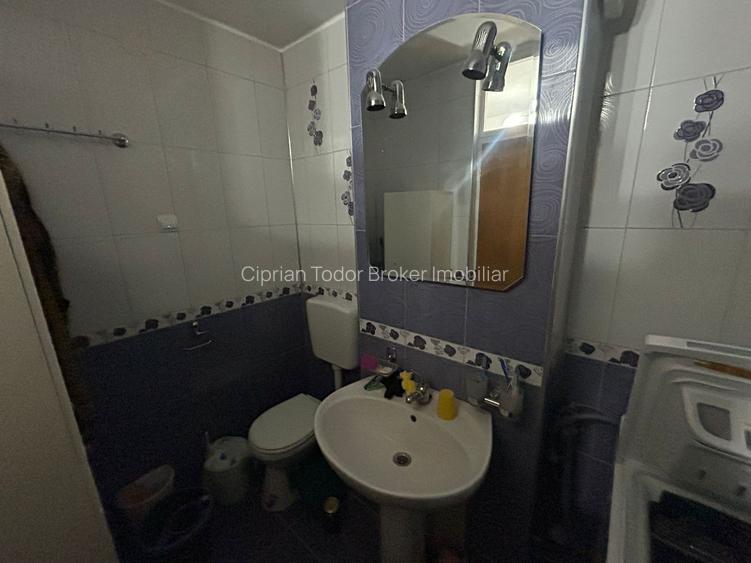 Apartament 3 camere, etaj 1 - zona Centru - 8