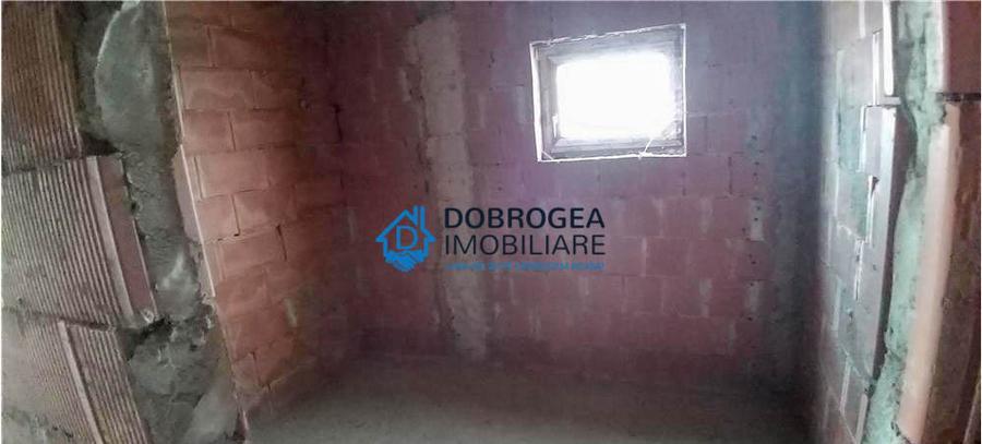 ZONA PECO-CASA P+1, LA ROSU
