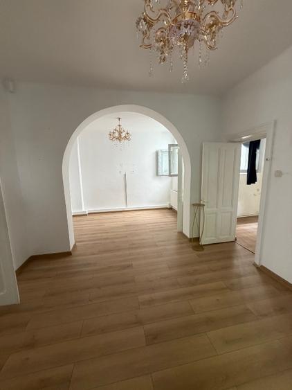 Zona Unirii, apartament parter vila, curat,luminos, linistit,curte
