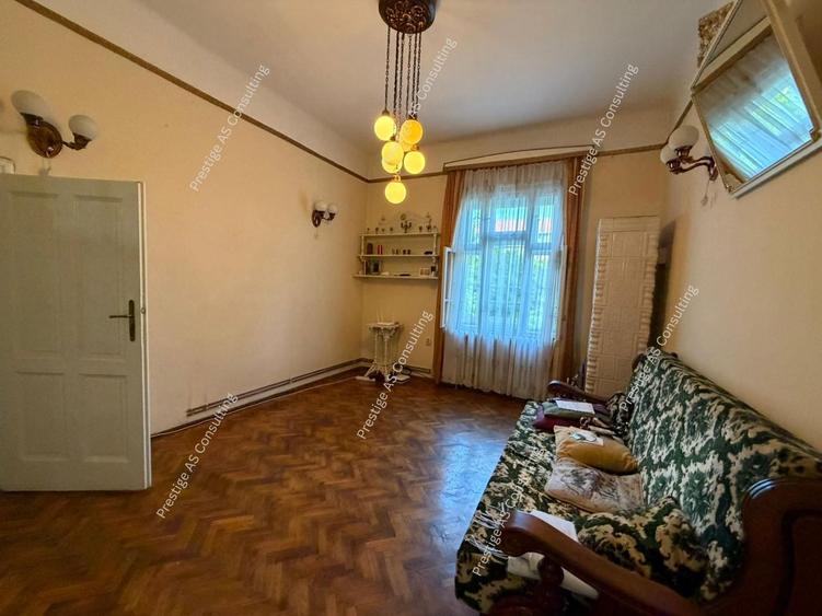 Casa individuala 2 apartamente | 310 mp utili | clinica / birouri Elisabetin