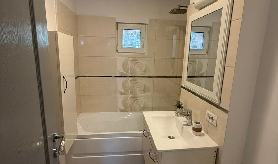 Apartament 3 camere cu terasa mare si vedere la parcul Tei