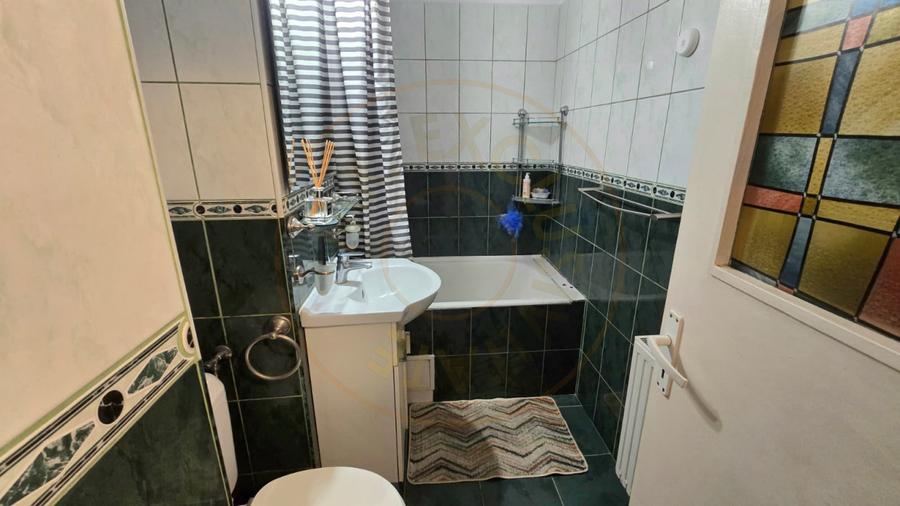 De inchiriat apartament 3 camere Micro 16 Parter