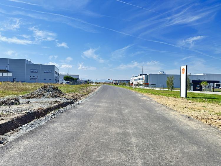 Teren cu PUZ aprobat 9000mp - Industrial Vest