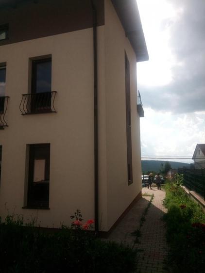 Triplex 5 camere in Europa, 119 mp utili, teren 220 mp
