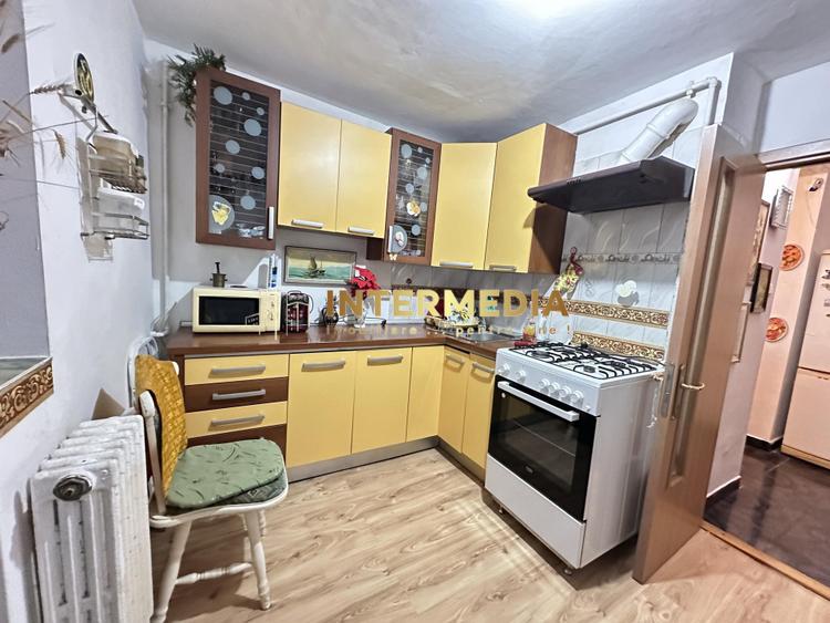 Apartament 3 camere | 68 mp | 2 Bai | Balcon | Pivnita | CETATE Mercur | Mobilat