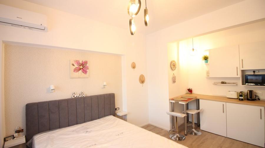 Piata Universitatii – 2 camere, 2 bai, mobilate modern, etaj 1/8, ideale Airbnb