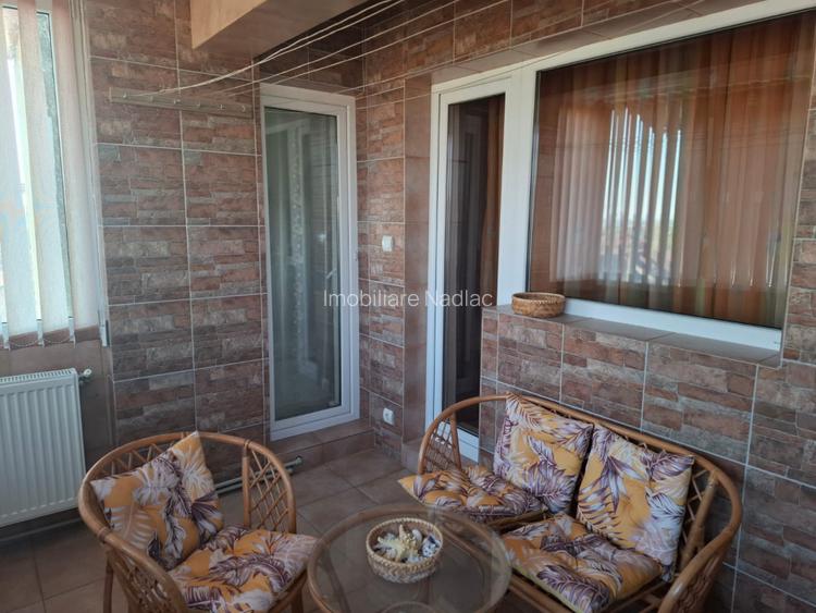 Apartament 4 camere  decomandate cu vedere pe doua parti in Nadlac - 9