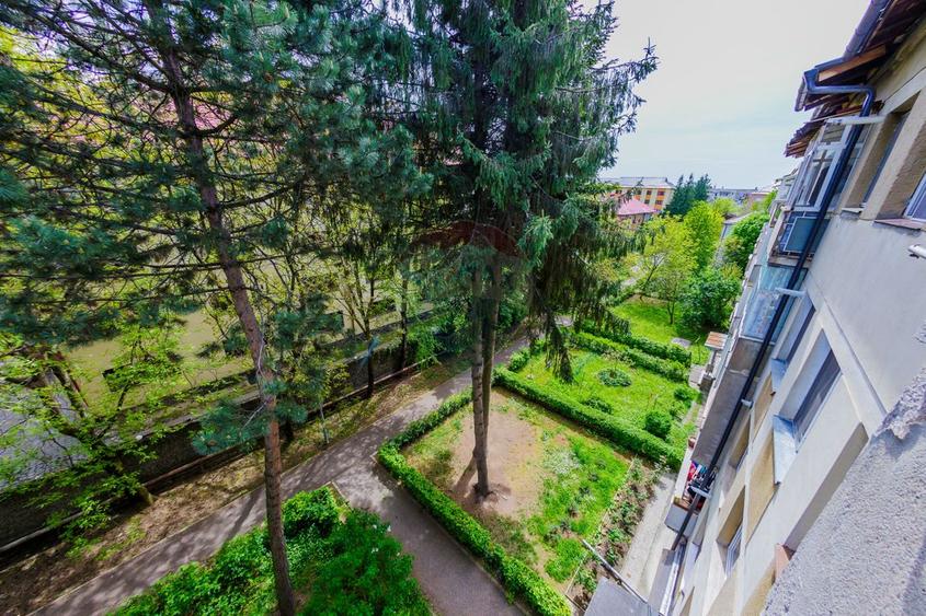 Apartanent 3 CAMERE LA PRET DE 2 camere Ioan Slavici