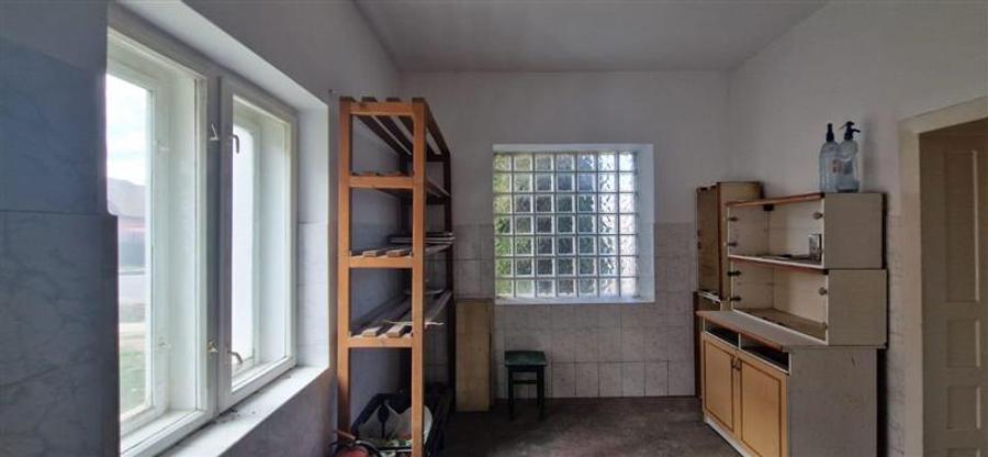 De vanzare casa(fosta brutarie) in Ernei, Mures