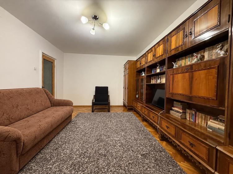 3 Camere Decomandat Reabilitat Termic Boxa 8 mp
