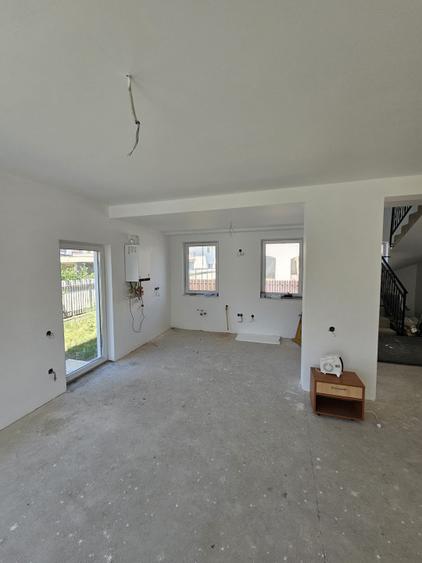 Casa individuala, 130 mp, Garaj, teren 380 mp, zona Dezmir