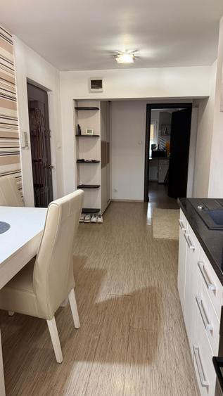 Apartament 3 camere zona Stefan Cel Mare