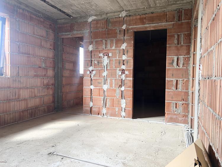 Duplex, 102mp Utili, 225mp Teren, 4 Camere, Constructie Noua - Giroc