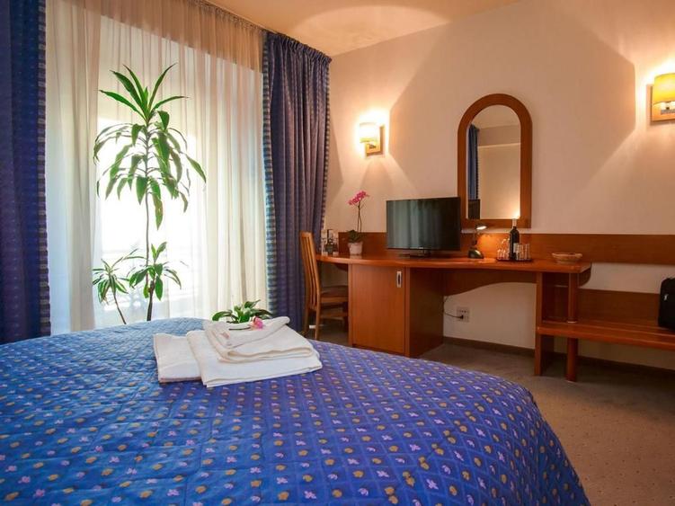 Zona Pta Victoriei, Hotel 4 stele, cu restaurant si crama,comision 0