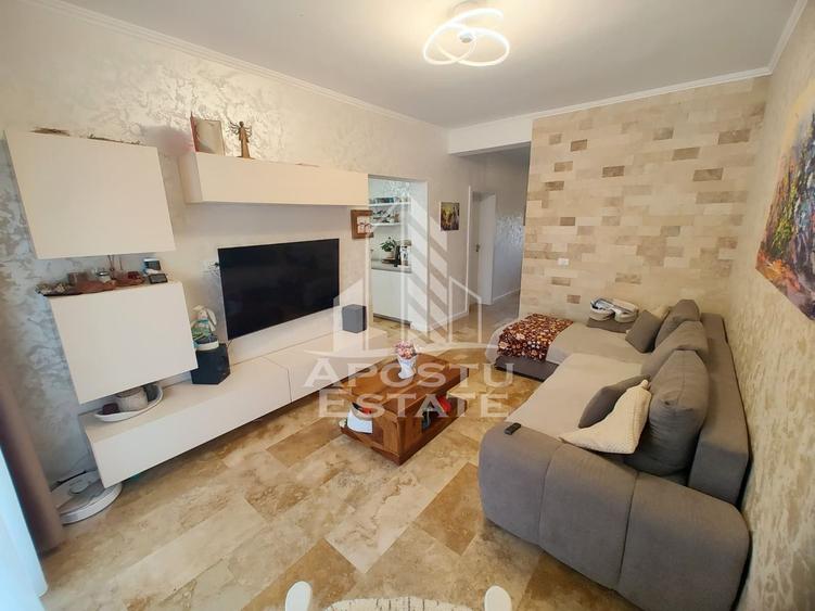 Casa individuala, 5 camere , 3 bai,2 balcoane ,acces auto, Braytim