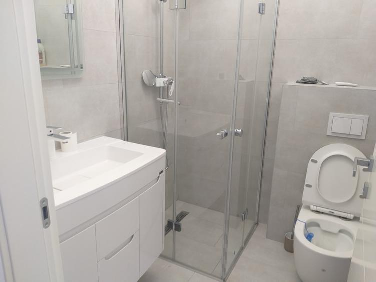 BANEASA LAC-PETROM CITY, 3 CAMERE, BUCATARIA MOBILATA, TERASA, PARCARE SUBTERANA
