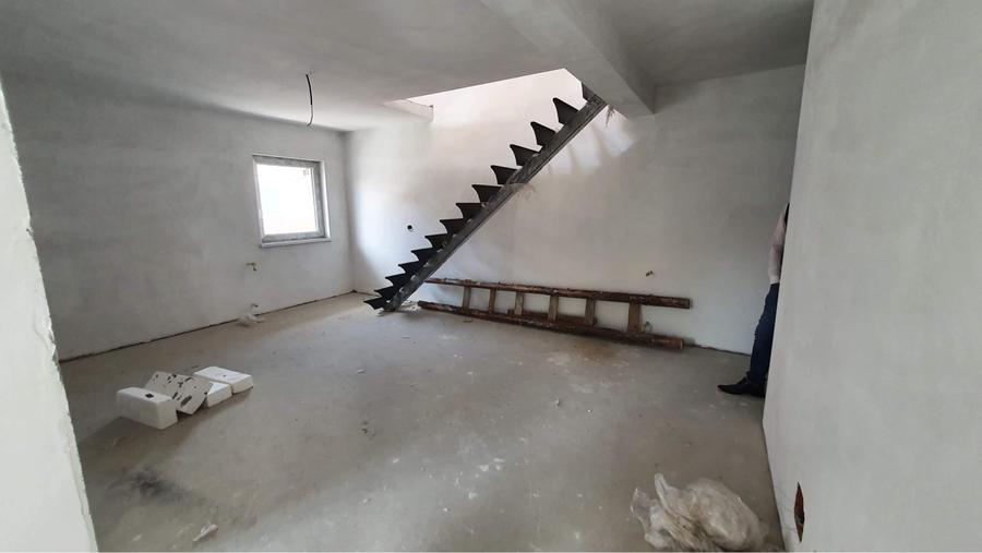De Vânzare Duplex 4 Camere (~90 m²) | Șcheia Centru