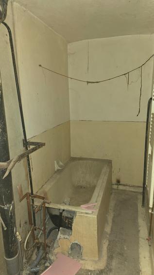 Apartament 2 camere de vanzare, etajul 3, ultracental Focsani