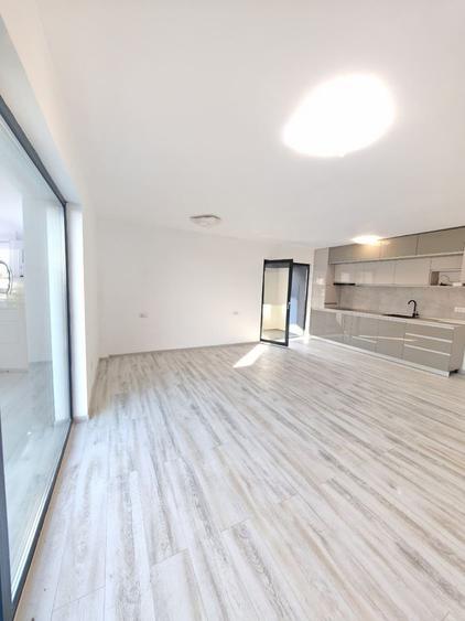 De vanzare 2 studio-uri bloc nou, Tractoru, Coresi