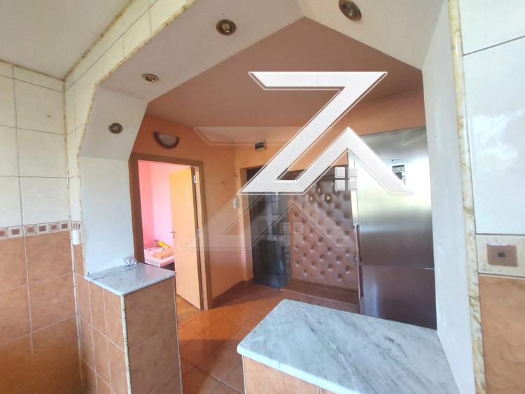 Apartament 3 camere de vânzare – Semidecomandat, Cl. Severinului