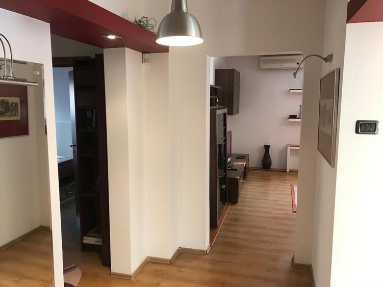 Apartament 3 camere mobilat si utilat modern,bloc de monolit acces metrou ,liber