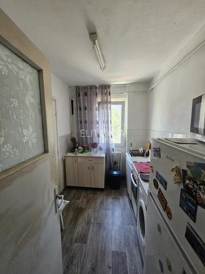 Apartament cu 2 camere, etajul 2/4, zona Podu Ros - 2