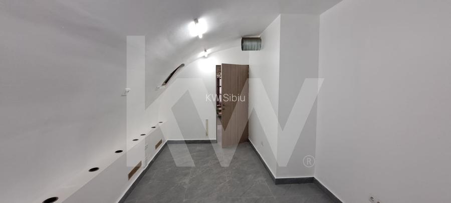 Spatiu comercial ultracentral, curte si loc de parcare - 5