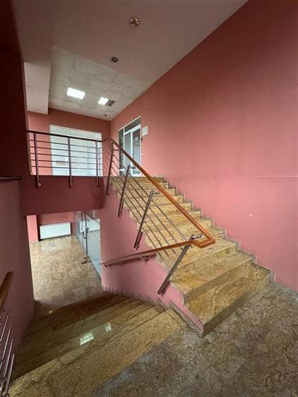 Spatiu de inchiriat S+P+ET., 1200 mp utili situat in cartierul Dambul Rotund!