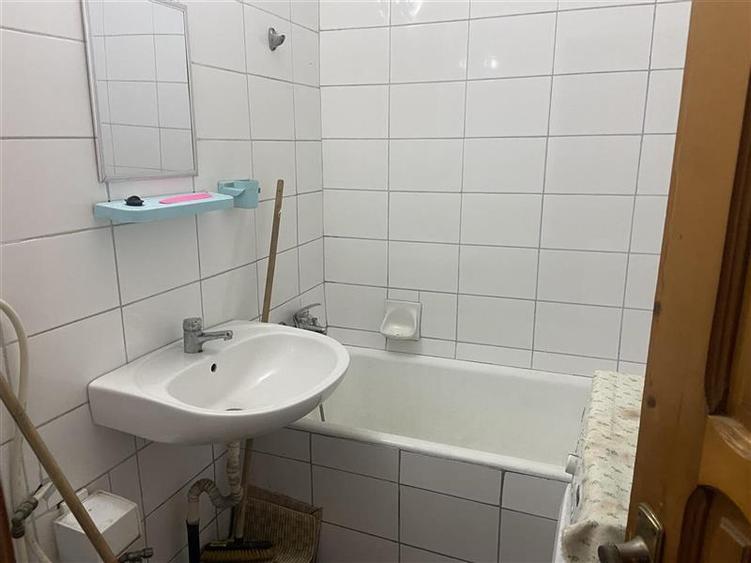 Apartament 2 camere , zona cartier Sud , decomandat , liber