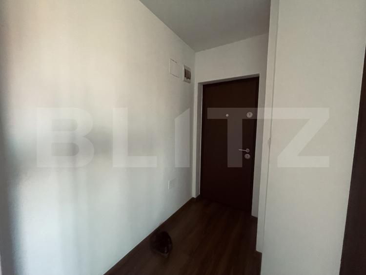 Apartament cu 3 camere, 72 mp, cu parcare, in zona Eroilor.