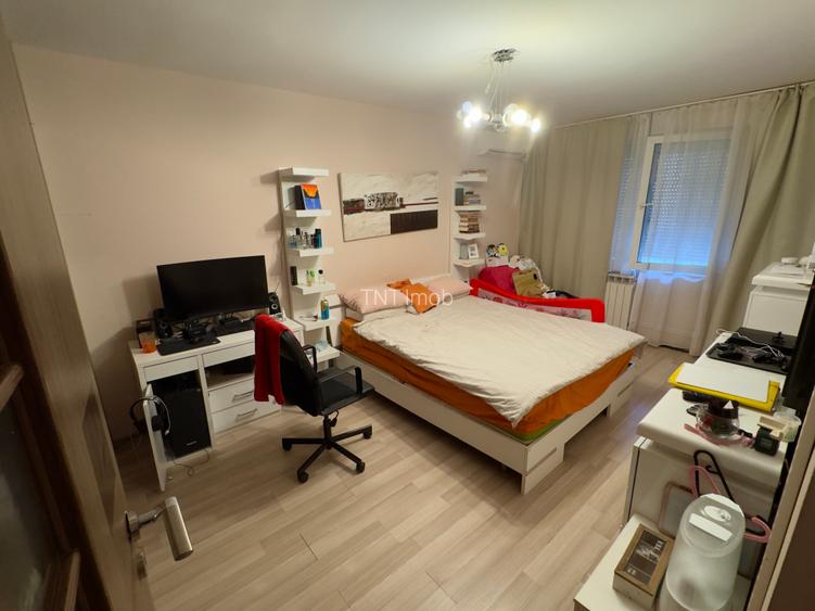 Apartament 2 camere decomandat Intre M Lujerului Gorjului  Centrala Parcare - 9