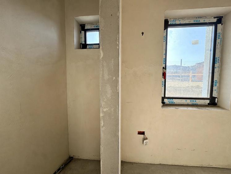 Casă individuală pe un singur nivel, clasa A, 300 mp curte, intrare Chinteni
