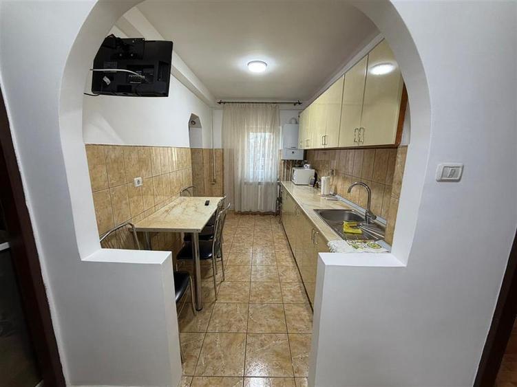 Apartament 2 camere, etaj 1, 56mp, mobilat, zona Scoala 3 - Vlahuta