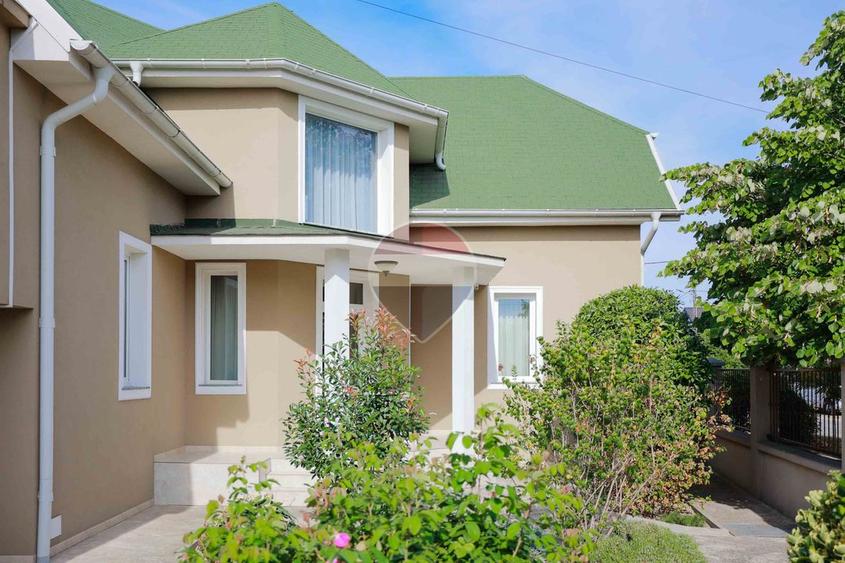 Casă în Stil Canadian, 6 camere, teren 795 mp, Sântandrei, de vânzare