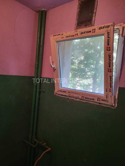 Vanzare-garsoniera cf 2-Dr Taberei-Brasov-3/10-libera-termopan-de renovat-38500E - 3