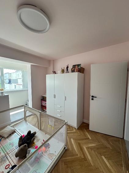 Apartament 3 camere, complet renovat 2025