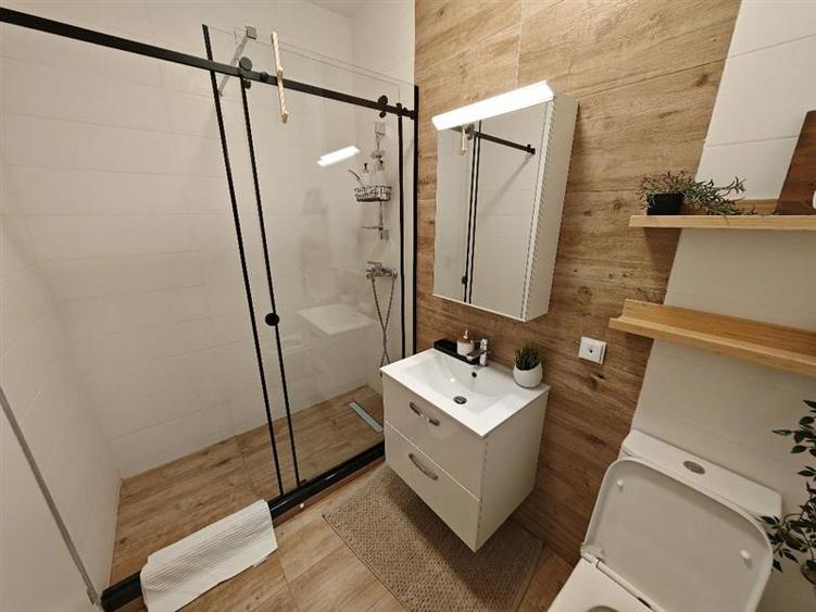 Inchiriem Apartament 2 Camere, Mobilat, Studio, Tractorul