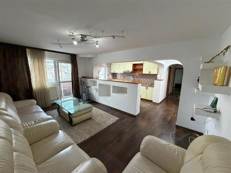 Apartament 3 camere, etaj 2, 75mp, zona Centrala , mobilat si utilat